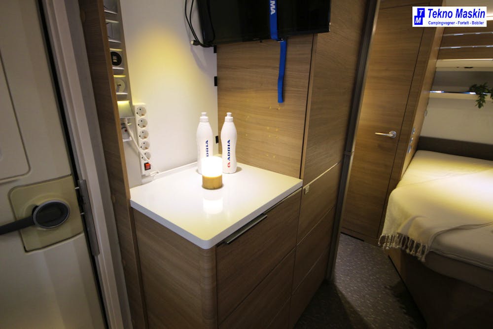 Adria ADORA 522 UP Alde varme-Pose markise.#10