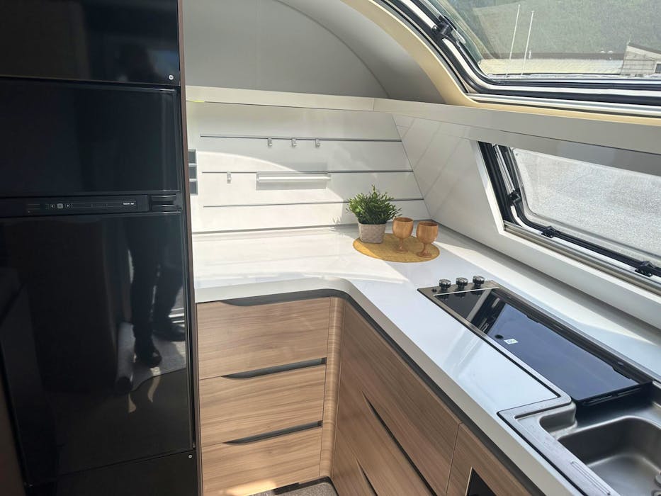 Adria Alpina 753 HK#10