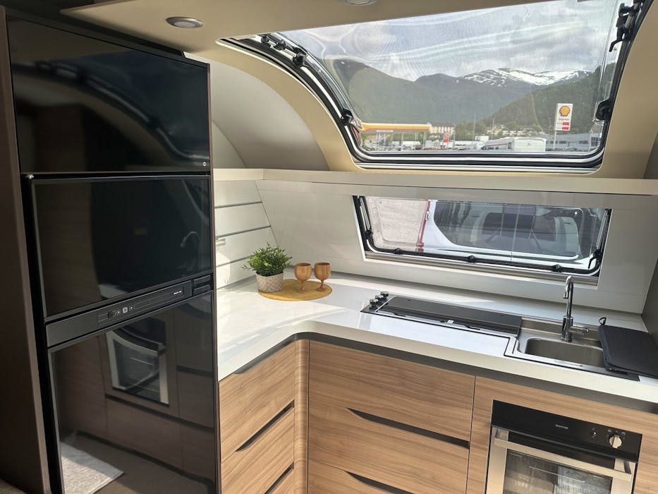 Adria Alpina 753 HK#11