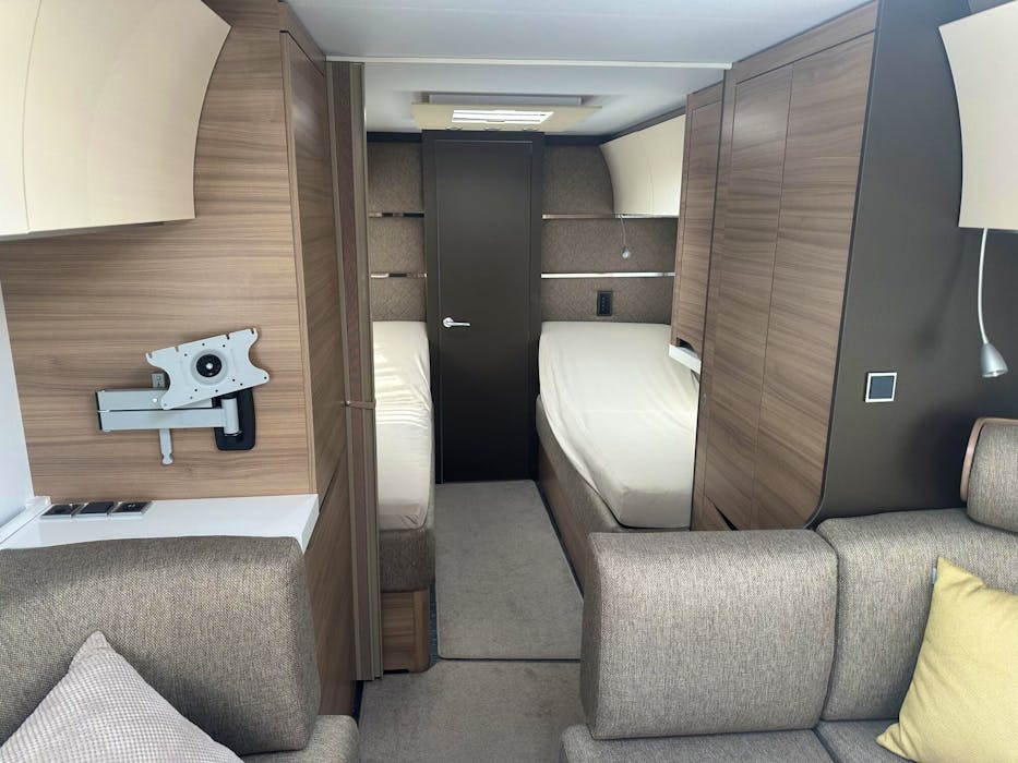 Adria Alpina 753 HK#18