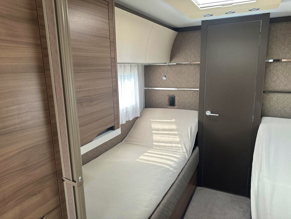 Adria Alpina 753 HK#19