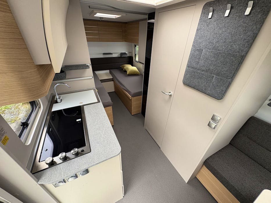Adria Adora 502 UL 2 enkle senger / Flott sittegruppe i front / ALDE#7