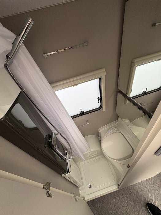 Adria Adora 502 UL 2 enkle senger / Flott sittegruppe i front / ALDE#8