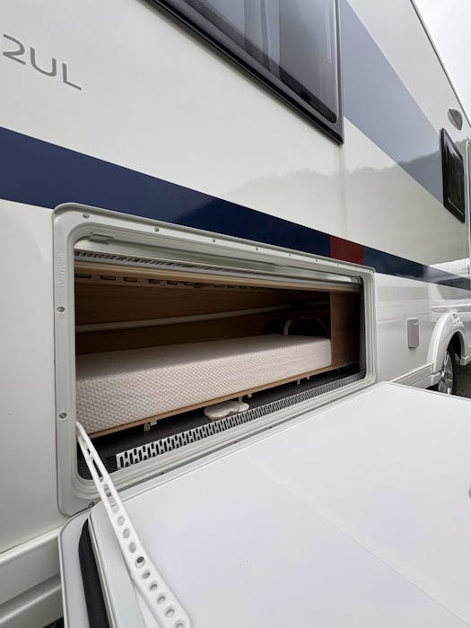 Adria Adora 502 UL 2 enkle senger / Flott sittegruppe i front / ALDE#18