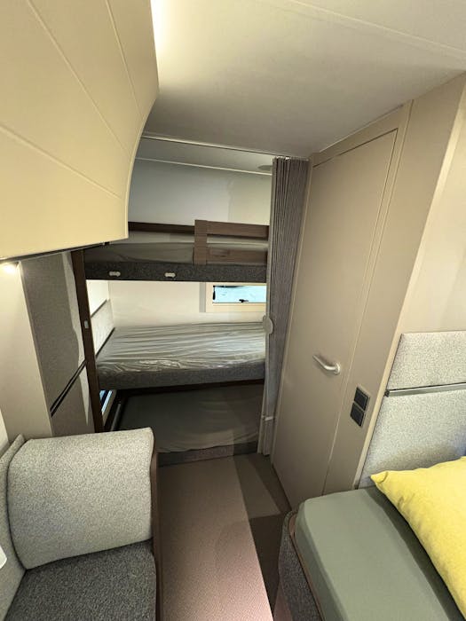 Adria Alpina 753 HK#11
