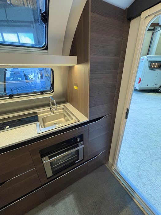 Adria Alpina 753 HK#19