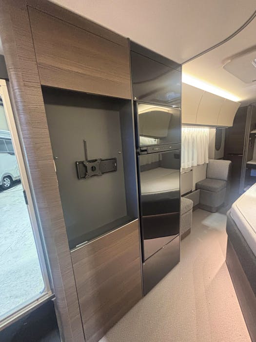 Adria Alpina 663 UK#11