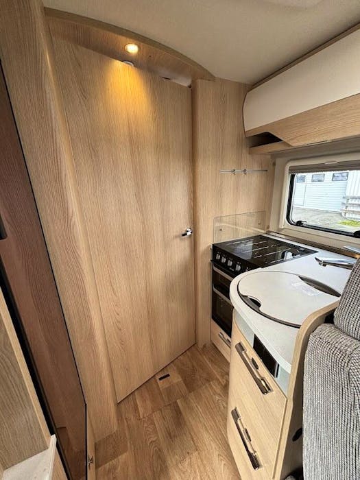 Hymer B 680 MC#24