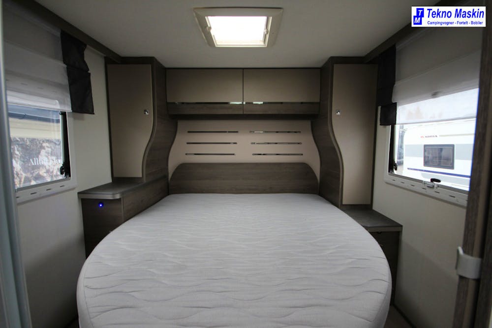 Challenger Graphite 358 Automat- 170hk Qeen seng   Reg for 5 pers#9