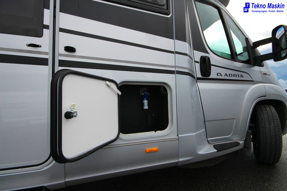 Adria CORAL Supreme 670 SLT-Alde -9 trinns Aut-Solcelle#10