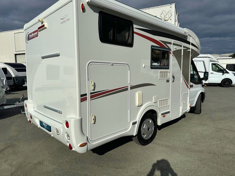 Challenger GENESIS 30 M12 SUNROOF#1