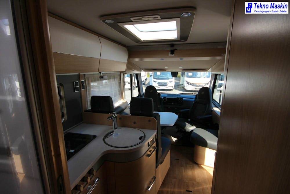 Hymer BMC I 690 Qeen seng- Alde Dobbelt Bunn-Skinn#14