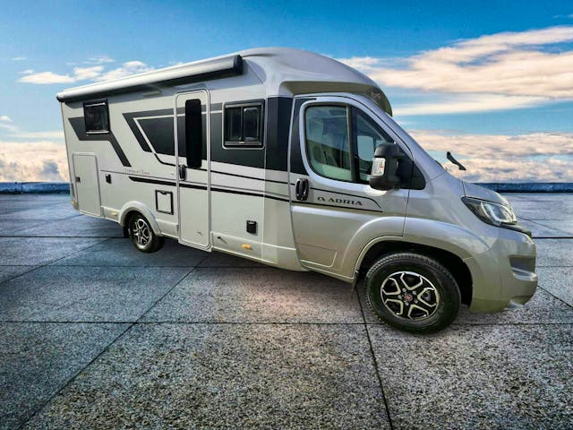 Adria Compact Supreme DL - FIAT 6D FINAL 2,2 140HP 35L MAN.