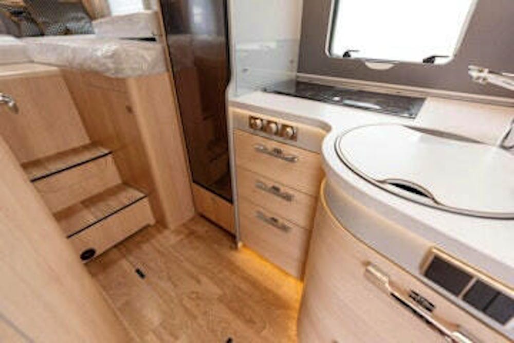 Hymer BMC-I 600 White Line#43