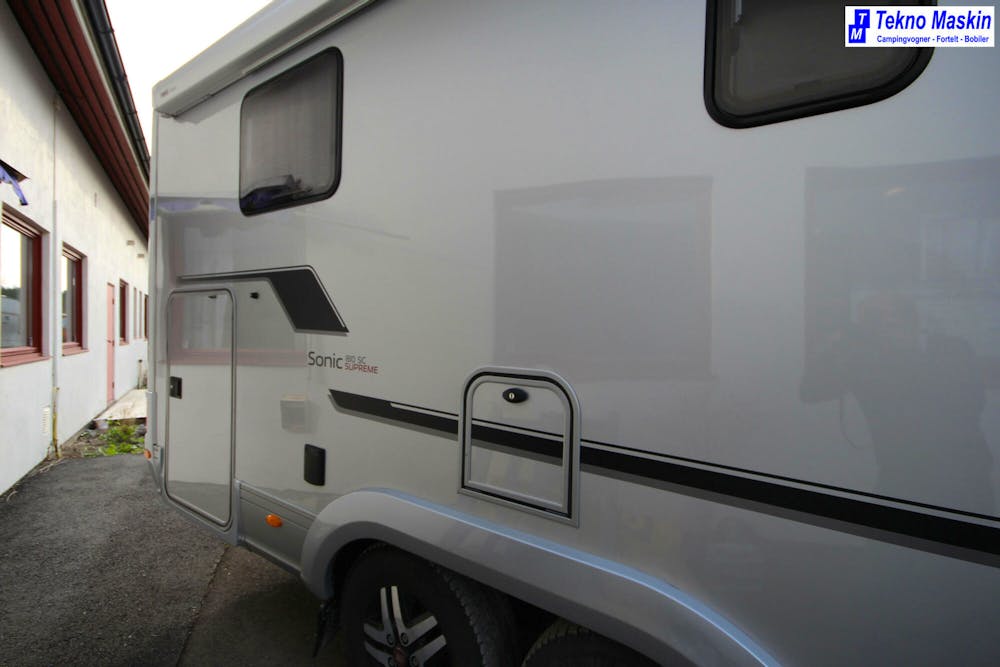Adria SUPREME 810SC 9 Trinn Aut  Hydrauliske støtteben-Aircon i bodel#1