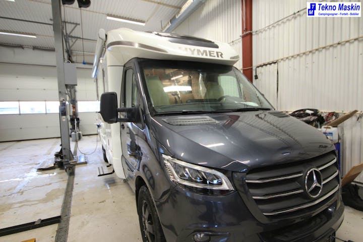 Hymer BMC-T690 170 HK-Qeenbed-Alde