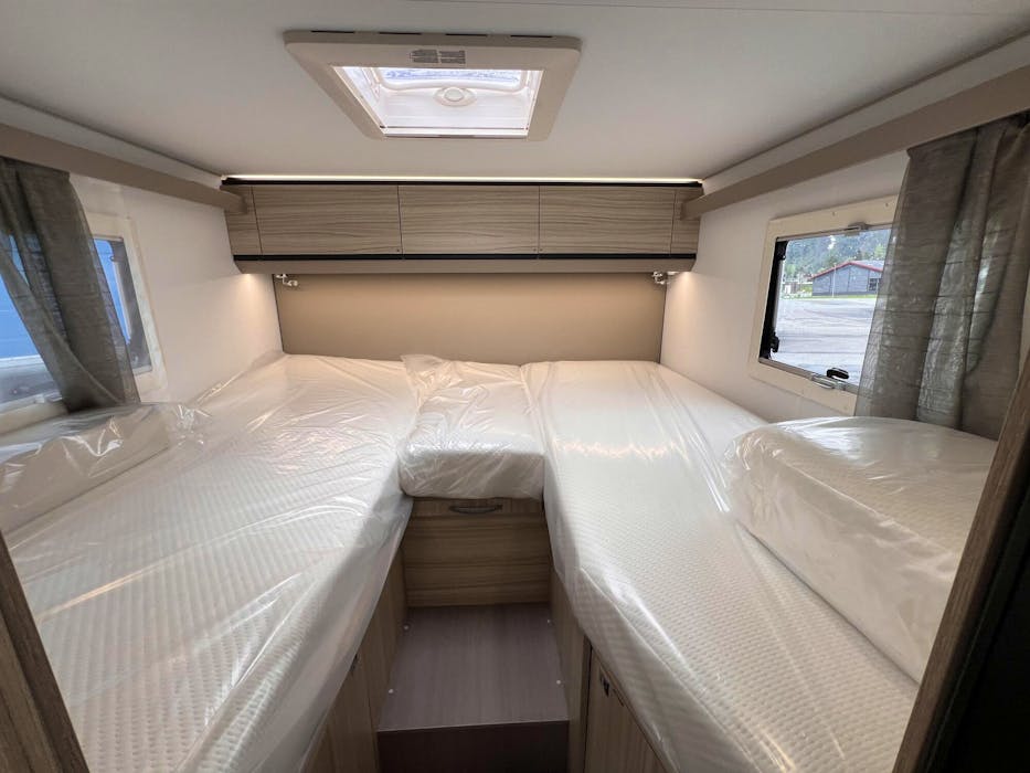 Adria Compact DL#25