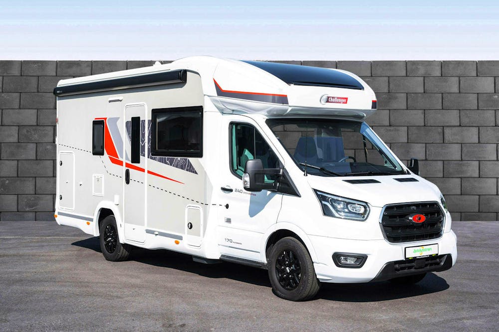 Challenger 240 OPEN EDITION Ford 170 hk 2,0L automat#35