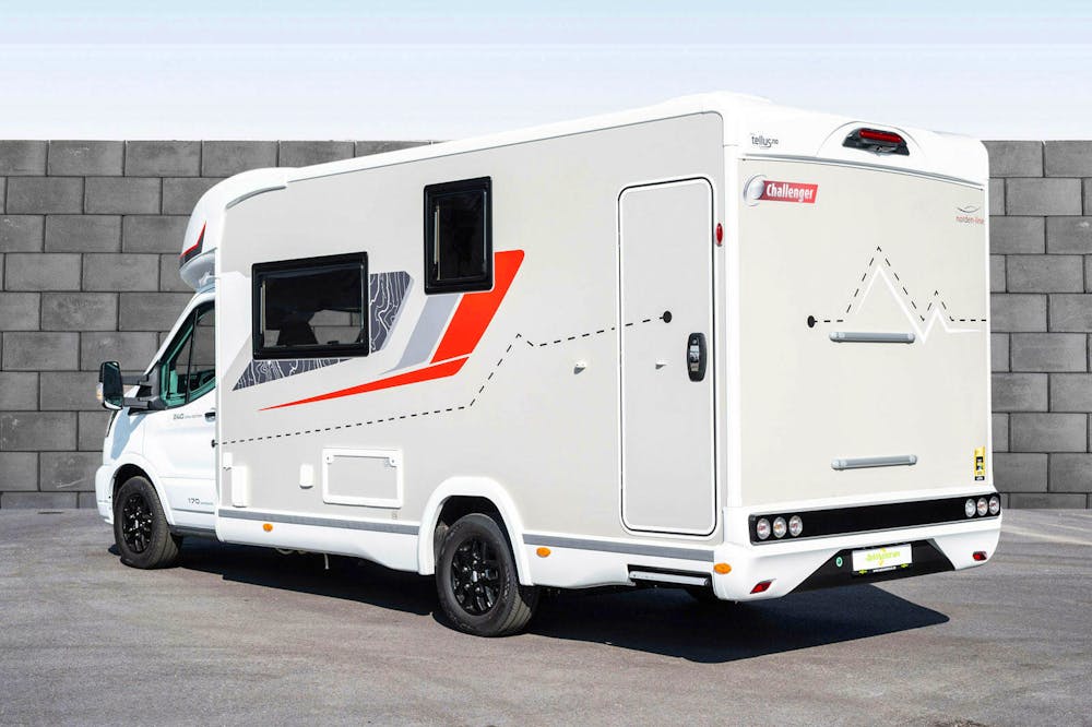 Challenger 240 OPEN EDITION Ford 170 hk 2,0L automat#42