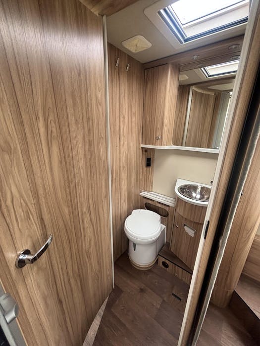 Hymer  B698#19