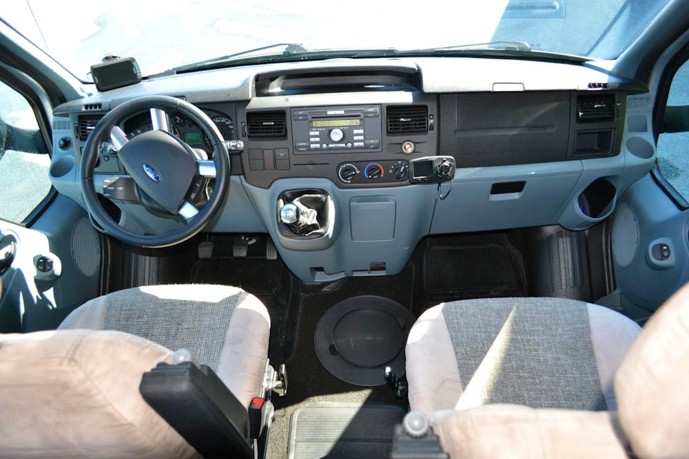 Challenger Genesis 54 M12 Sunroof#6