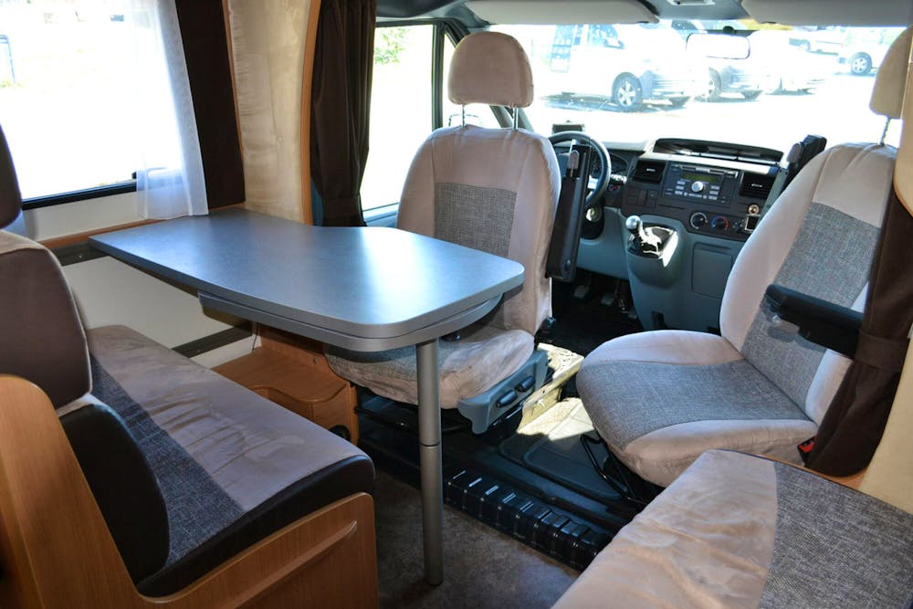 Challenger Genesis 54 M12 Sunroof#7