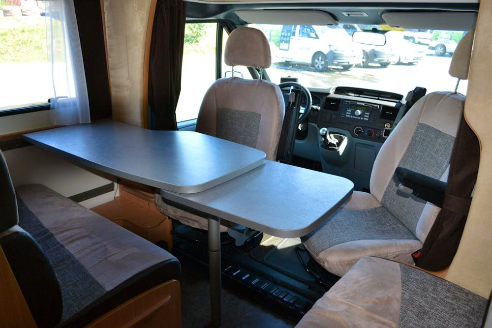 Challenger Genesis 54 M12 Sunroof#9