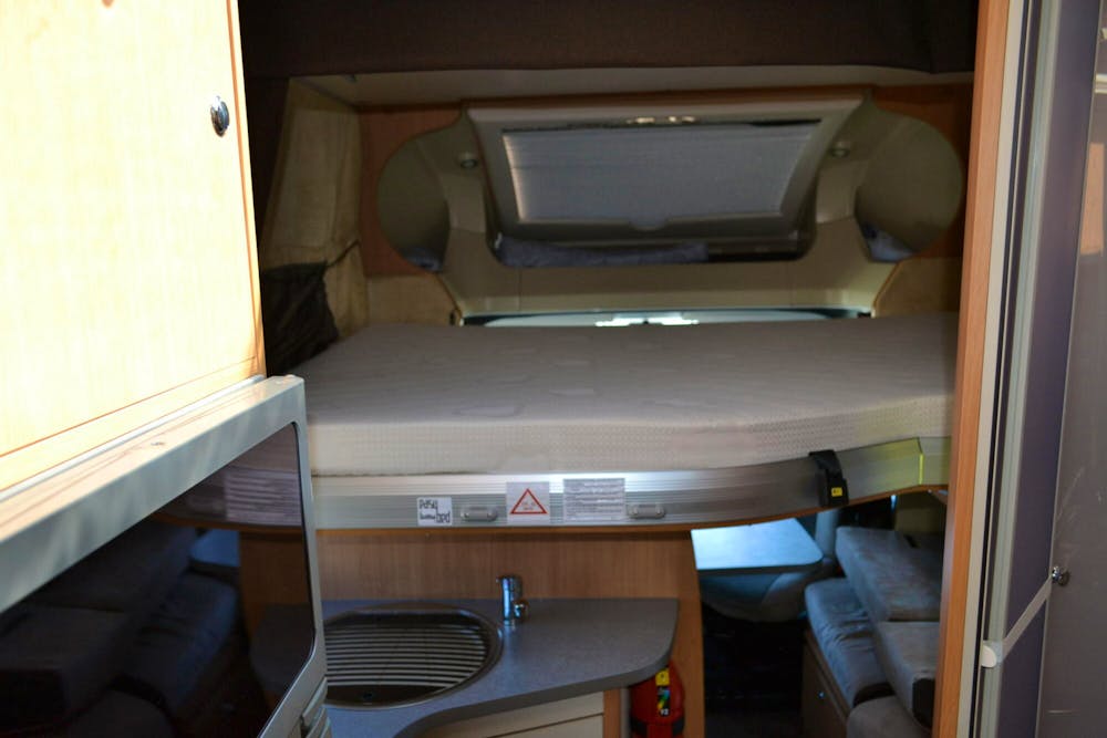 Challenger Genesis 54 M12 Sunroof#12