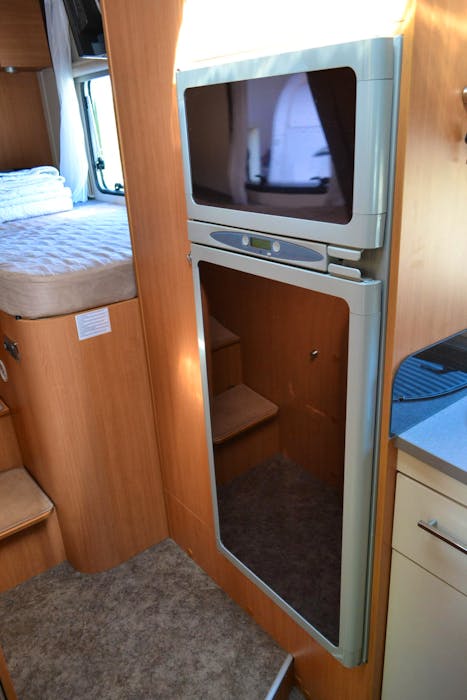 Challenger Genesis 54 M12 Sunroof#16