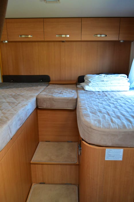 Challenger Genesis 54 M12 Sunroof#22