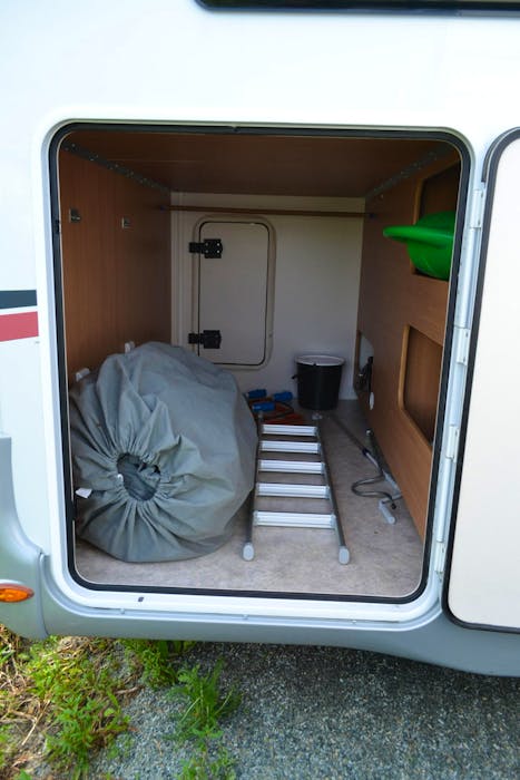 Challenger Genesis 54 M12 Sunroof#30