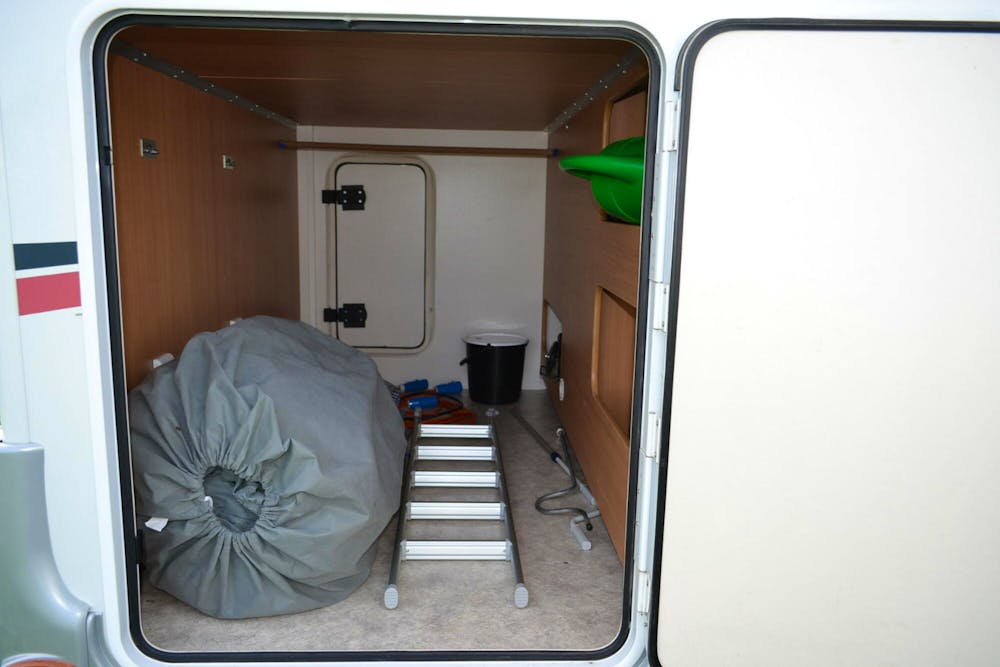 Challenger Genesis 54 M12 Sunroof#31