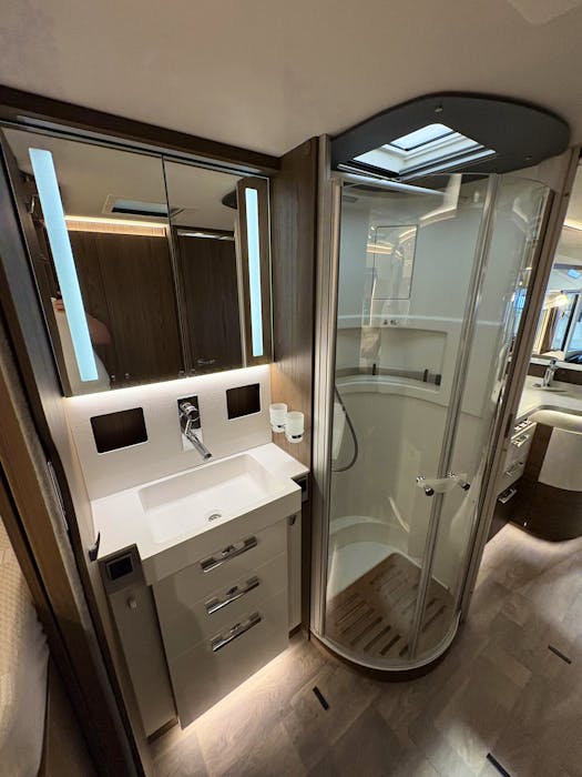 Hymer B 880 ML#29
