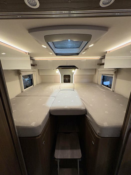 Hymer B 880 ML#33