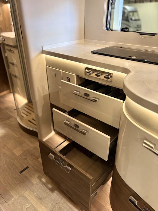 Hymer B 880 ML#60