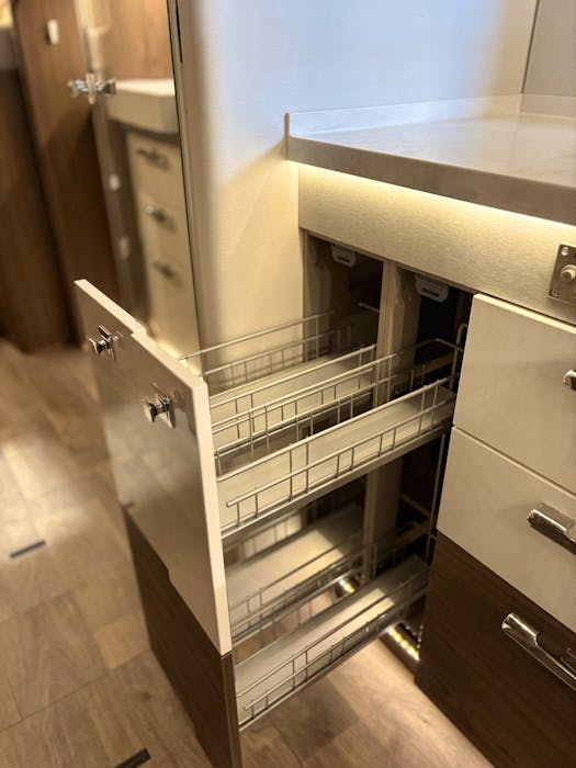 Hymer B 880 ML#61