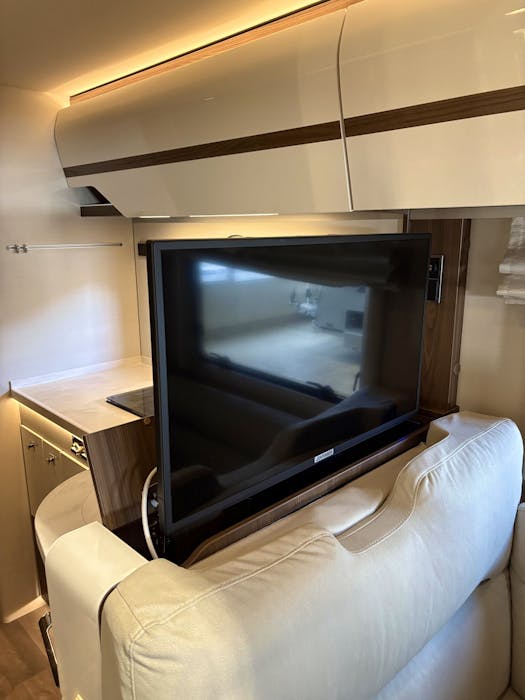 Hymer B 880 ML#64