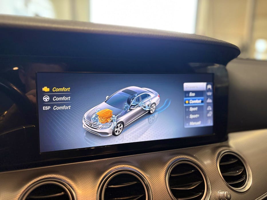 Mercedes-Benz E-Klasse 220D 4 MATIC#24