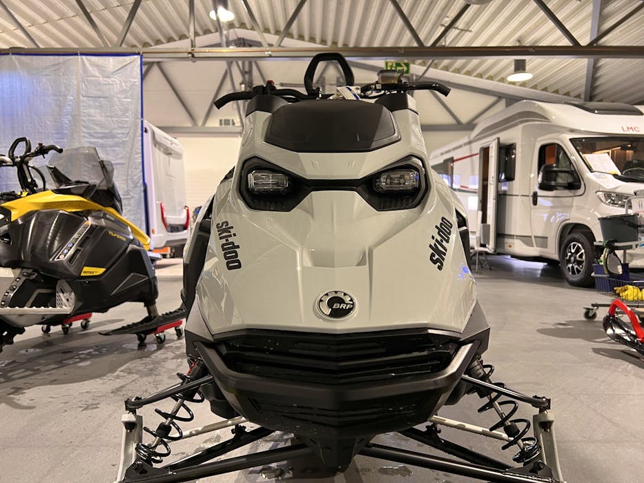 Ski-doo Summit Adrenaline 146 600R E-TEC#4